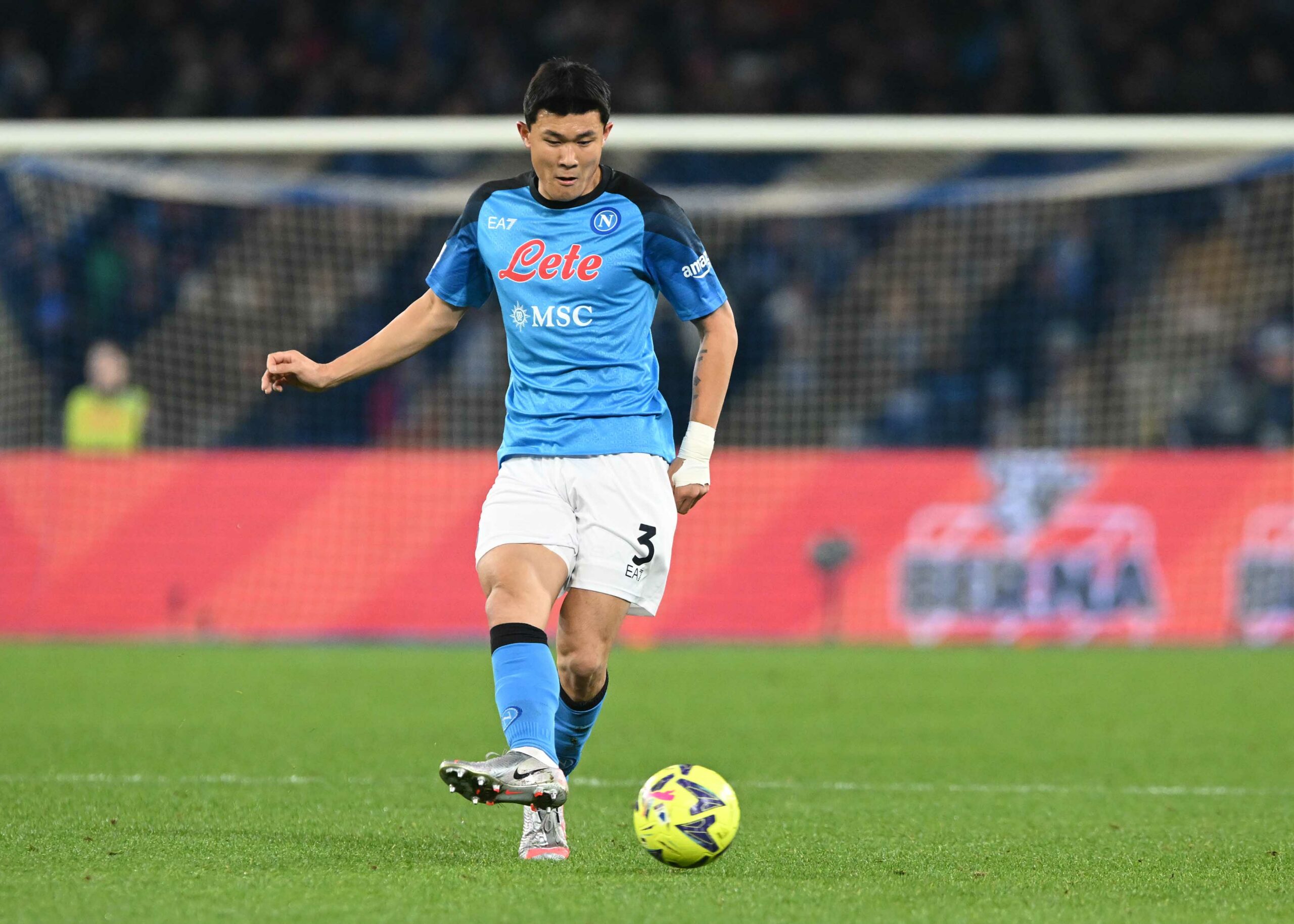 半岛体育链接-罗马被那不勒斯击败,主场失利