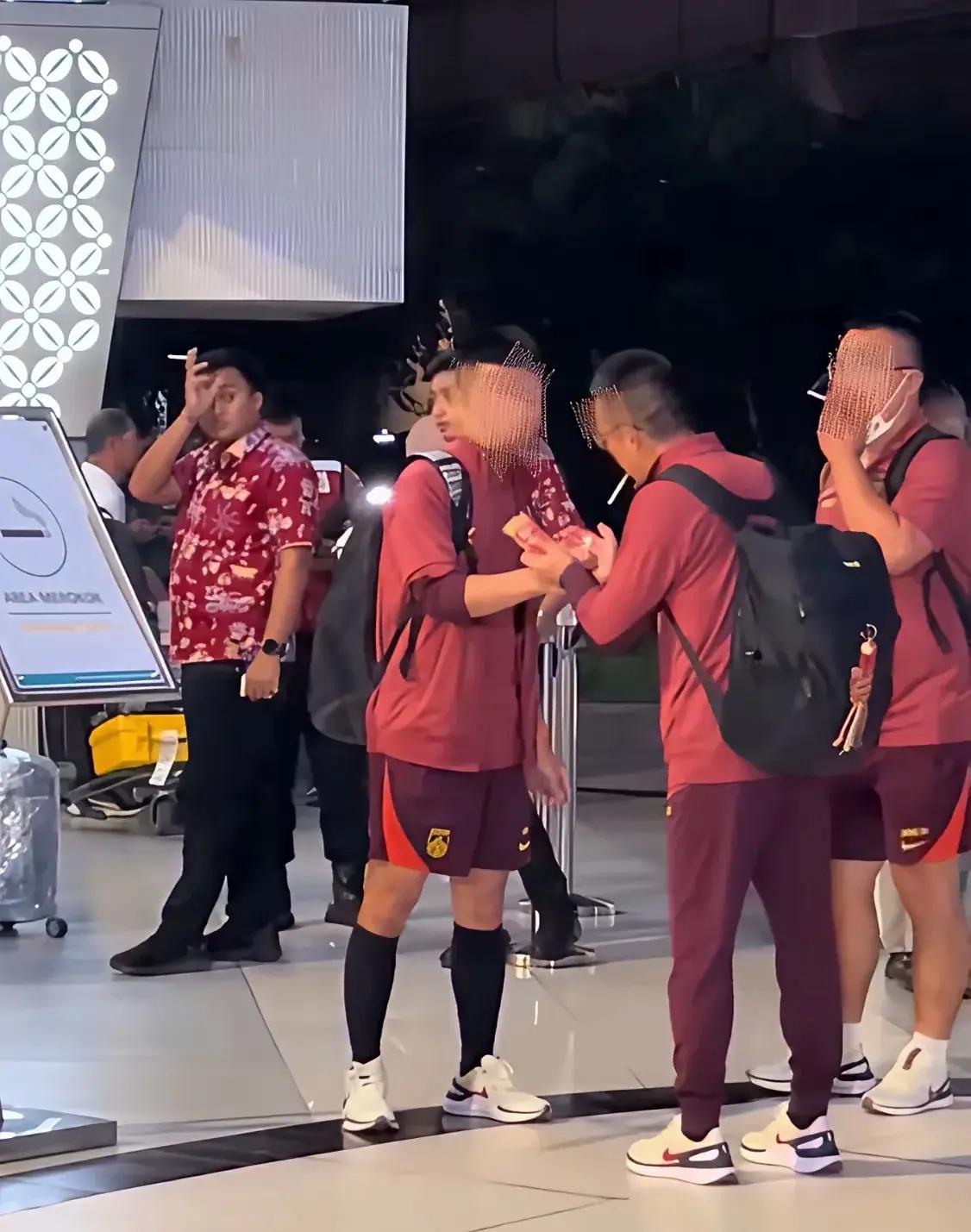 半岛体育官方入口-精彩比赛,球员们在场上表现出色引发观众热议