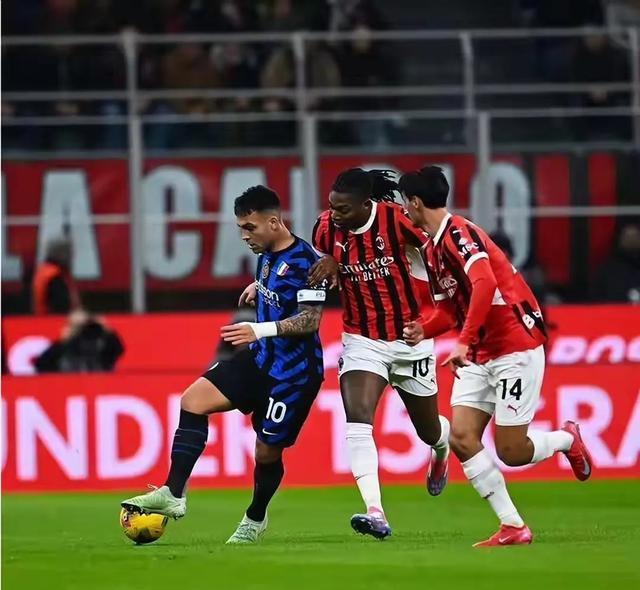 国际米兰客场战平佛罗伦萨,保持不败 国际米兰客场战平佛罗伦萨,保持不败