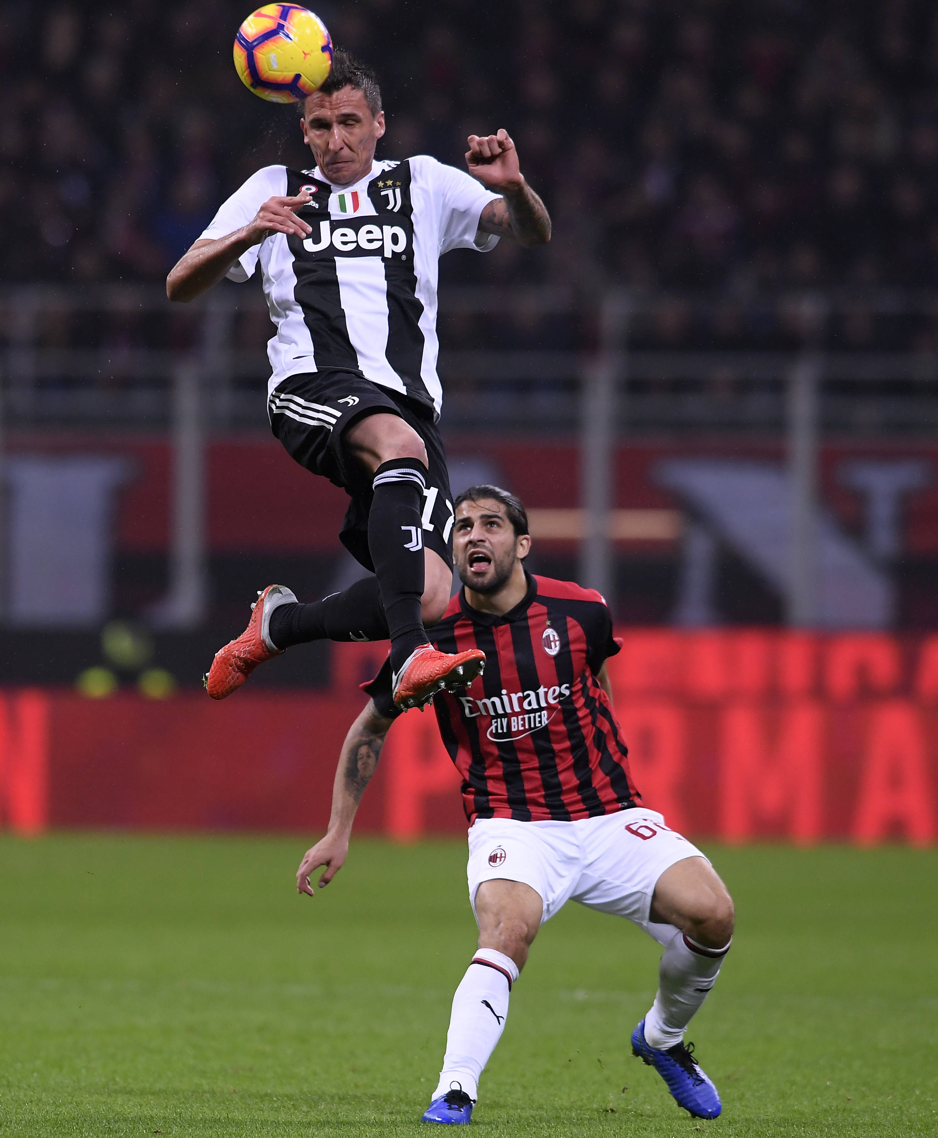 半岛体育娱乐-经典对决再现:阿贾克斯客场力克尤文,小组战术大比分的简单介绍