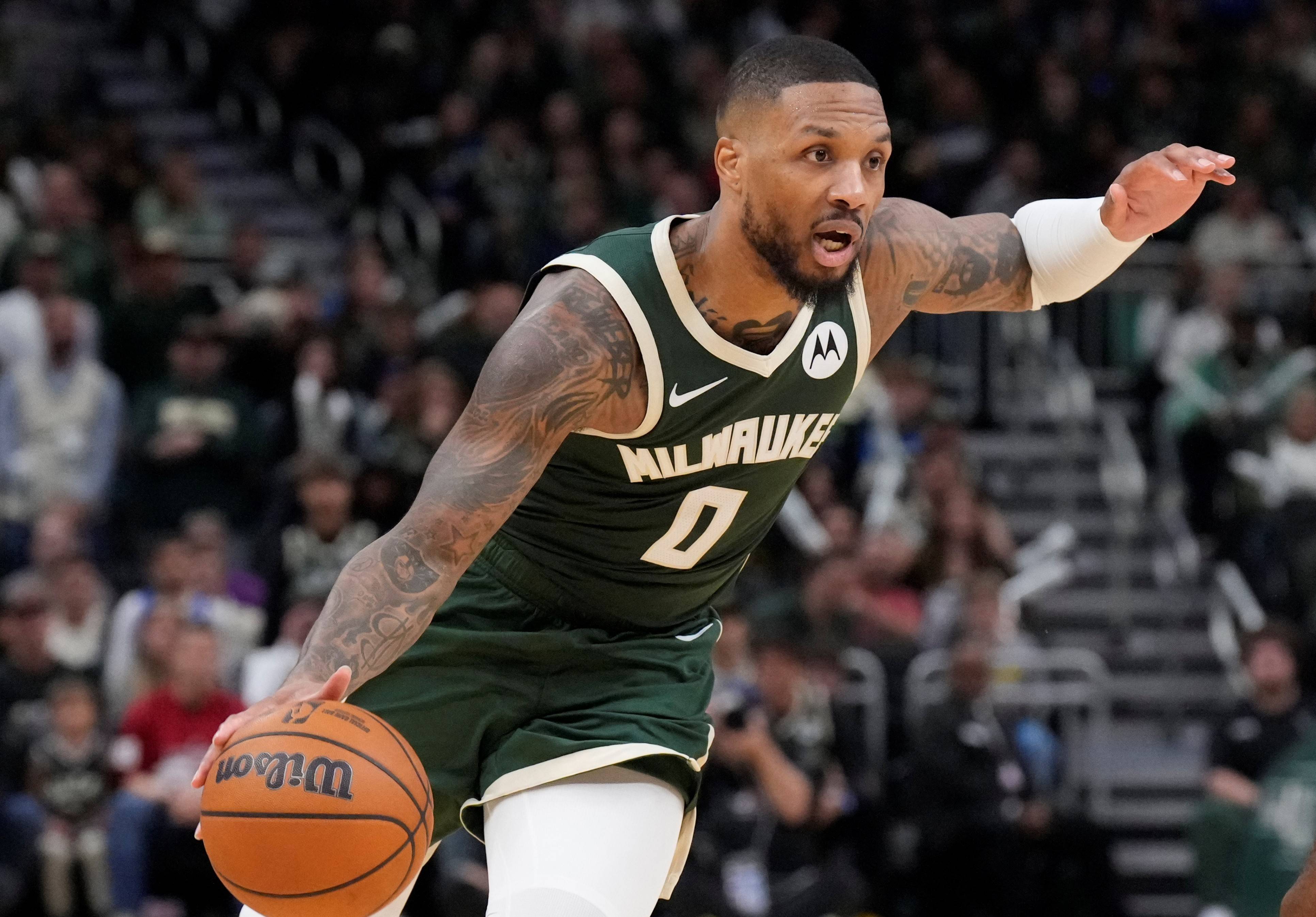 热火主场战胜雄鹿取得关键胜利