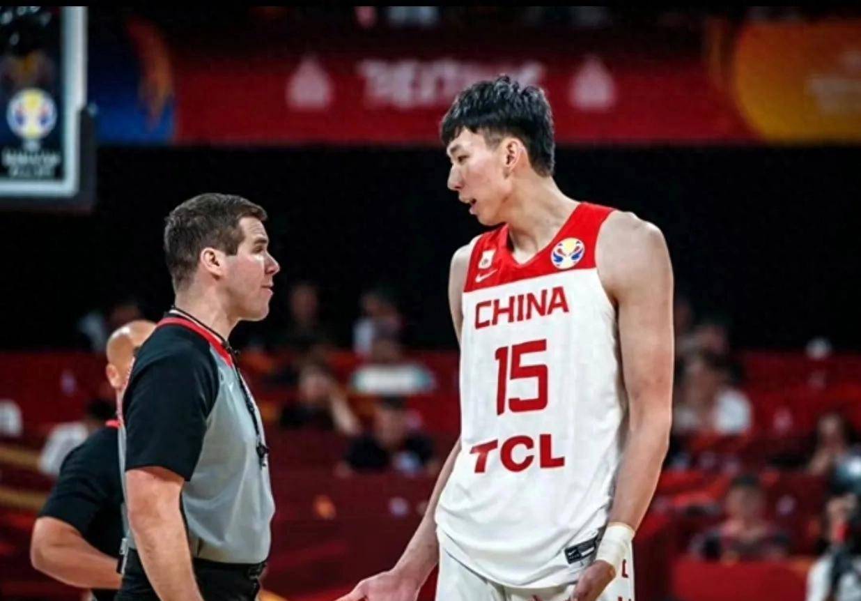 包含周琦一人遭遇五人夹防出色表现引众人惊叹的词条 包含周琦一人遭遇五人夹防出色表现引众人惊叹的词条