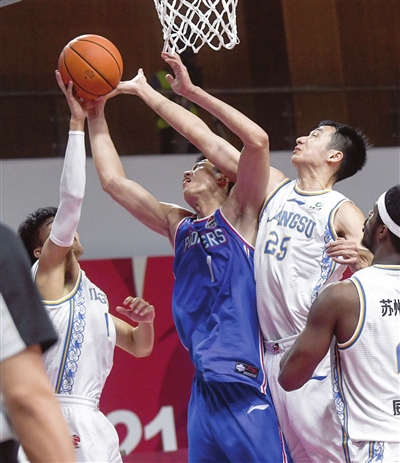 半岛体育直播-河北男篮惜败,球队逐渐找到节奏