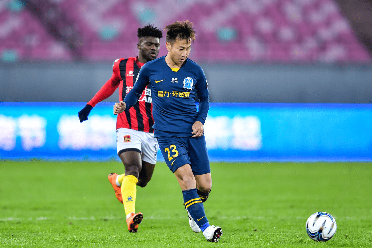 重庆队全力以赴,富力队贵为不败之身的简单介绍 重庆队全力以赴,富力队贵为不败之身的简单介绍