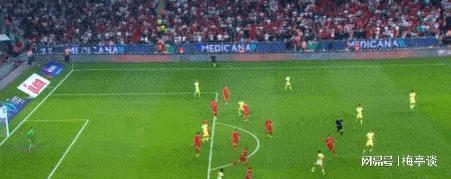 欧预赛赛事频出高光瞬间，球员斗志昂扬的简单介绍