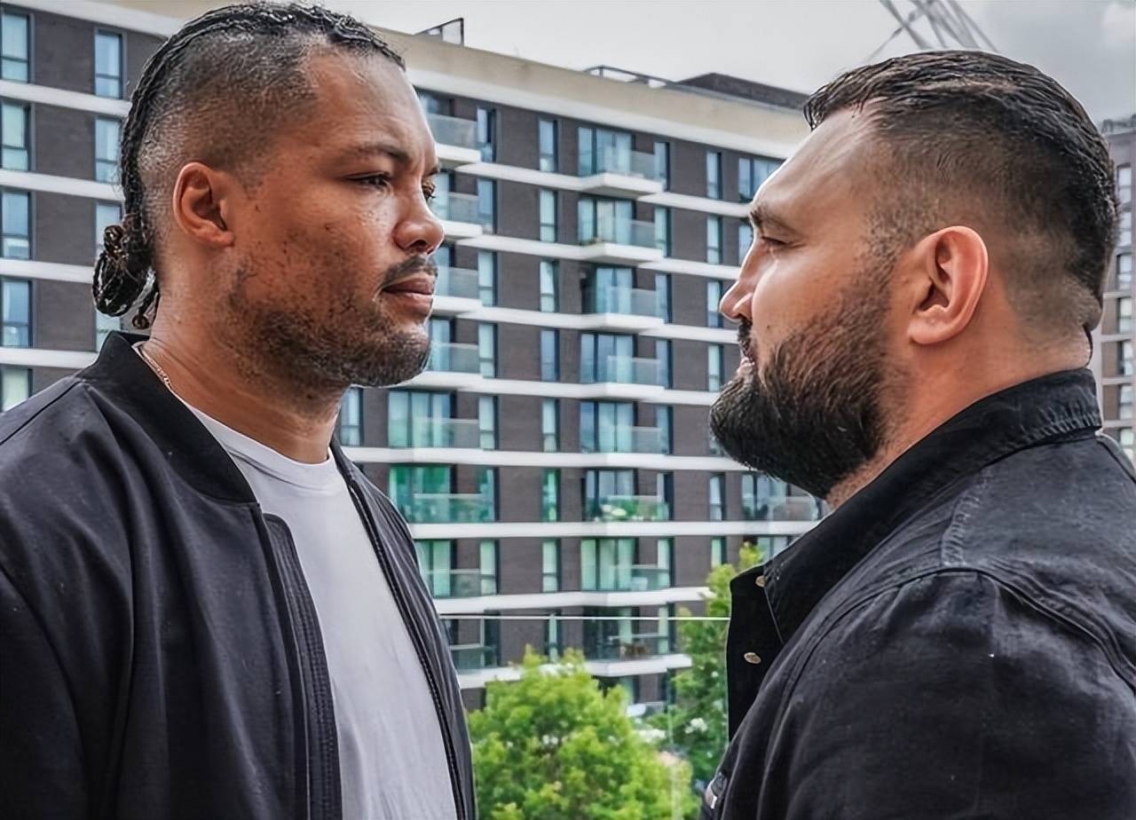 磨刀霍霍!双方在场上针锋相对 磨刀霍霍!双方在场上针锋相对