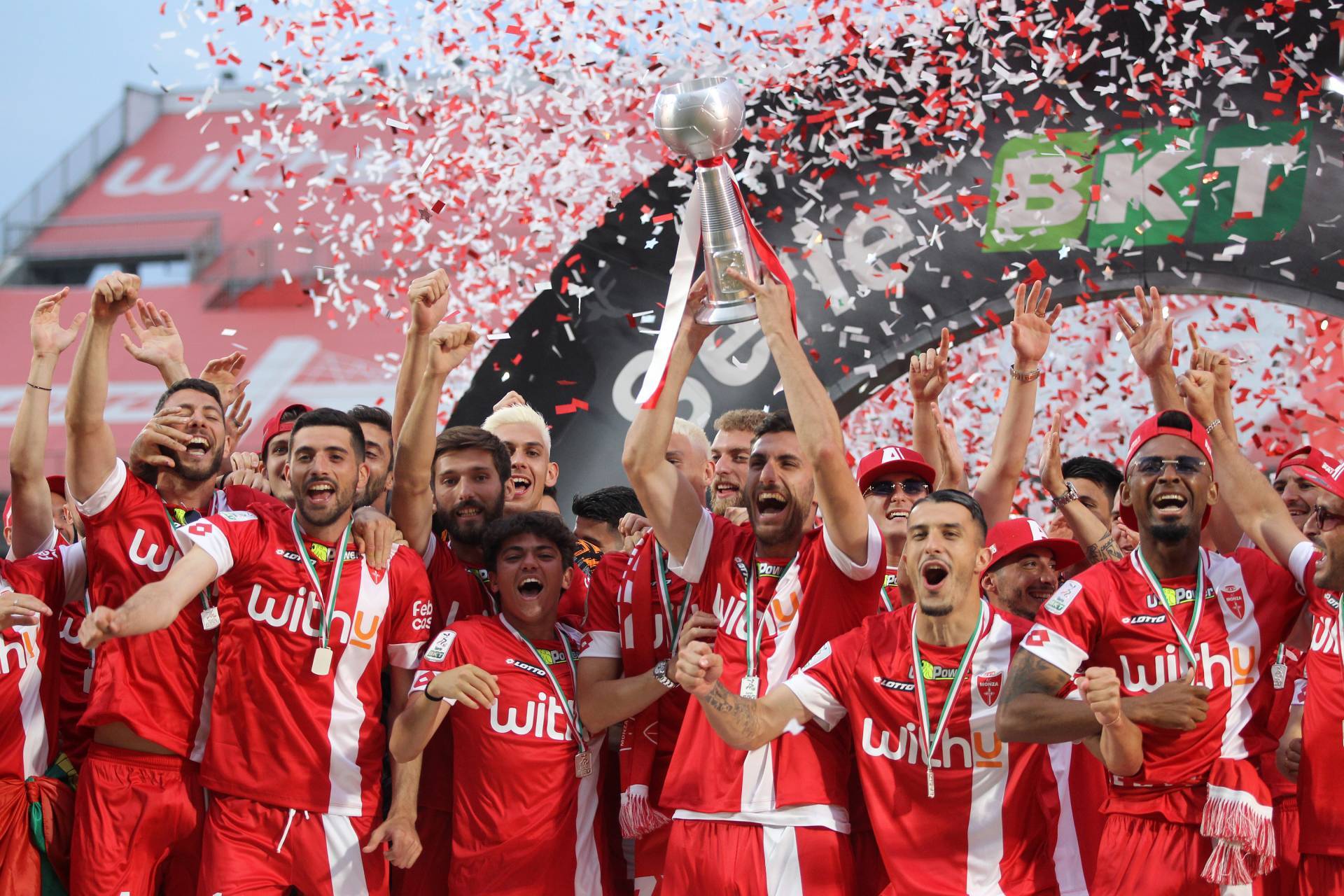 包含佛罗伦萨挑战帕尔马,力争胜利的词条 包含佛罗伦萨挑战帕尔马,力争胜利的词条