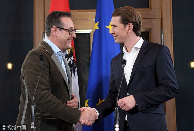 半岛体育入口-奥地利女足球队全员出席新闻发布会