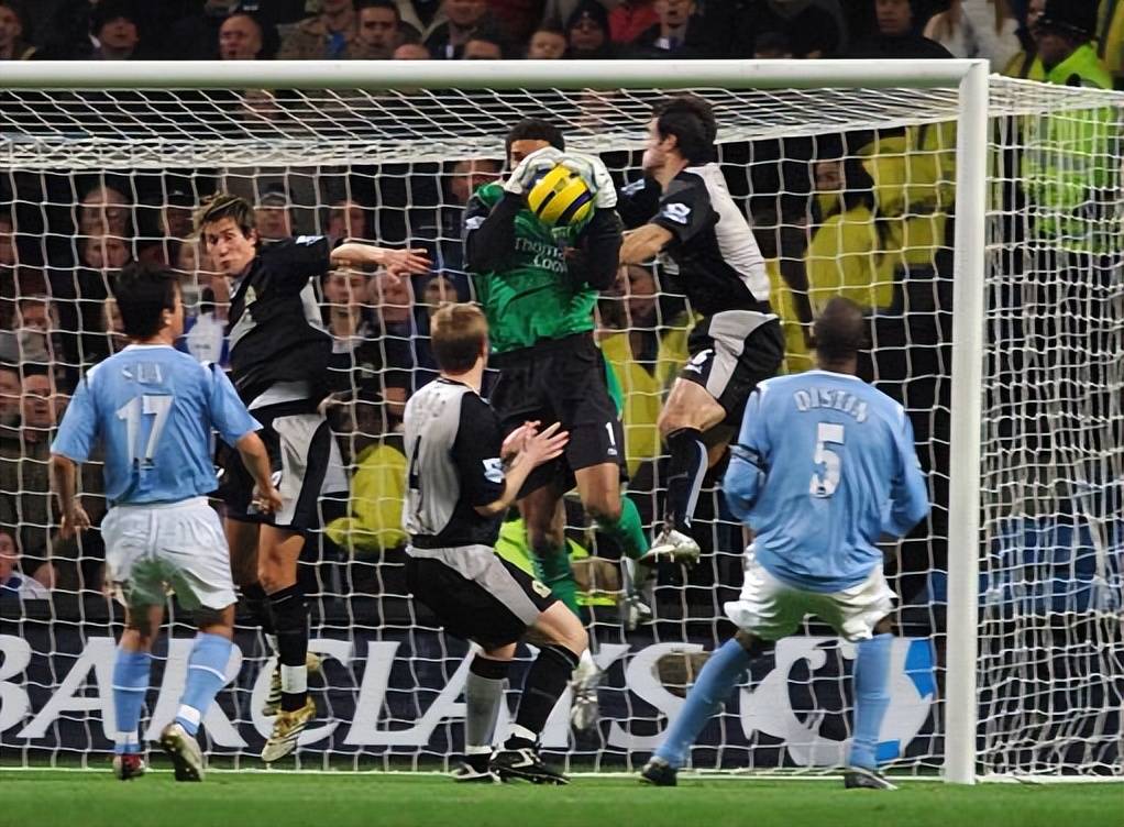 半岛体育竞技-水晶宫主场不敌强敌，陷入保级泥潭的简单介绍