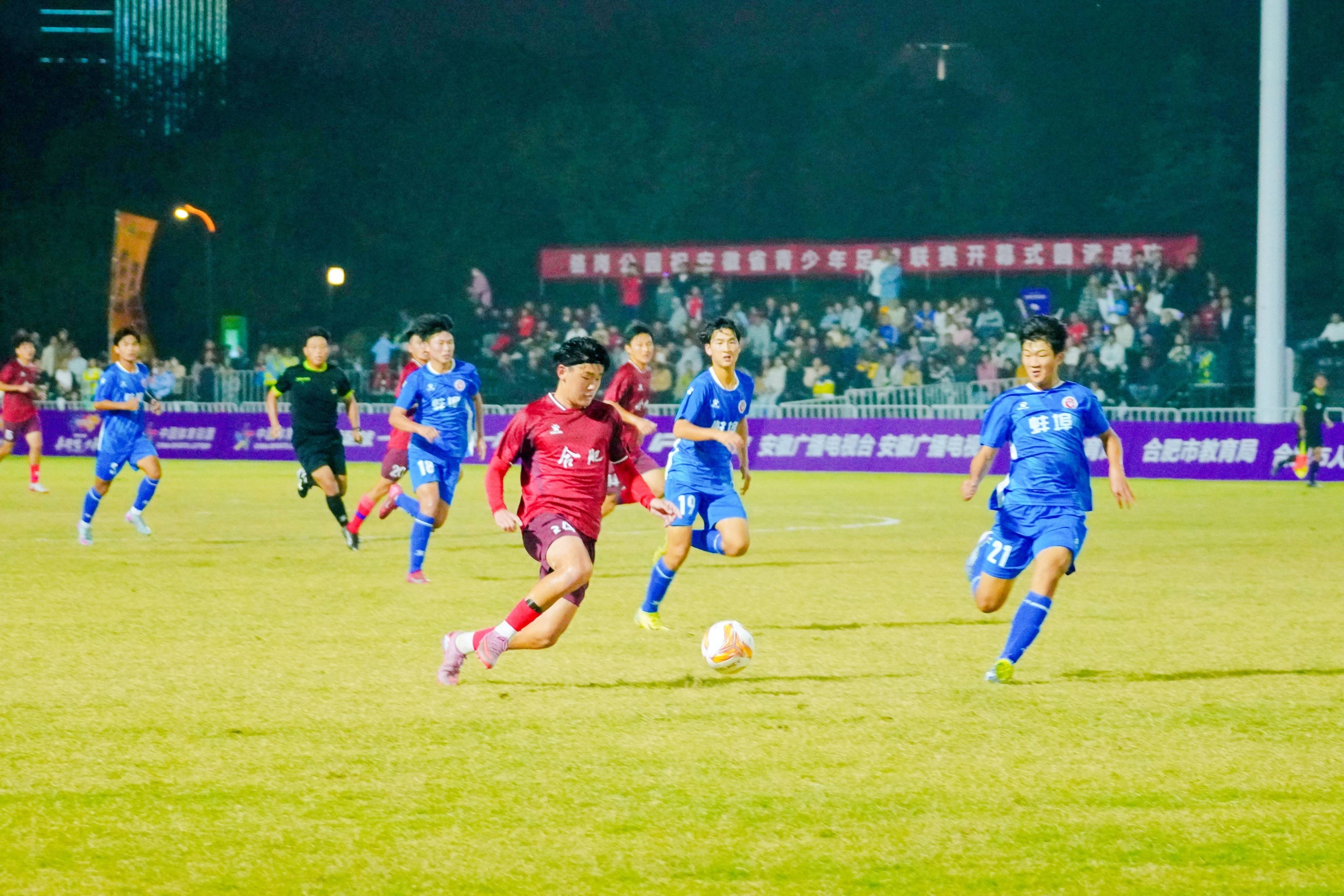 关于热火朝天的足球比赛点燃城市激情的信息 关于热火朝天的足球比赛点燃城市激情的信息