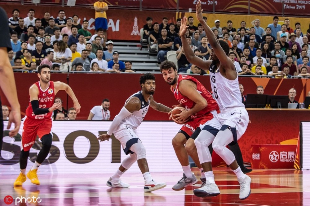 半岛体育官方入口-宿敌对决:俄罗斯队对阵美国队