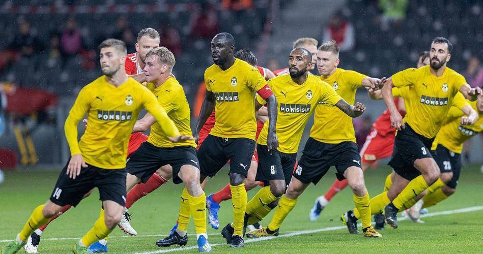 半岛体育直播-足球队伍实力碰撞,胜负难料的简单介绍