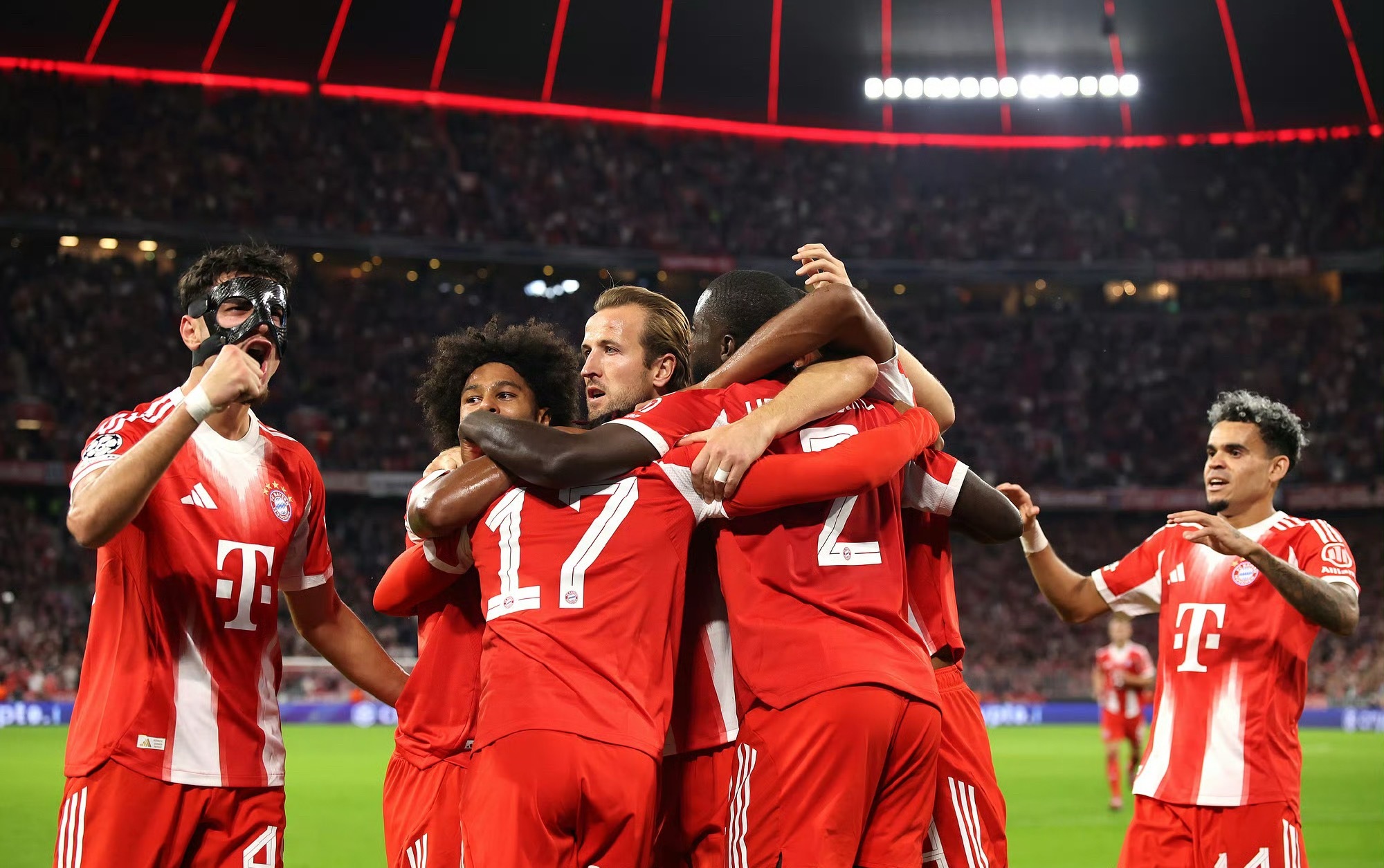 半岛体育活动-拜仁慕尼黑遭遇惨败，卫冕之路坎坷的简单介绍